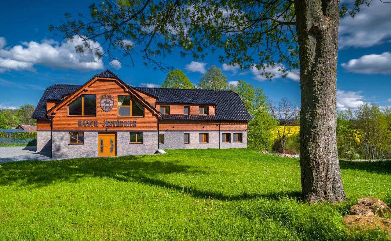 فندق Ranch Jestrebice Hermanicky المظهر الخارجي الصورة